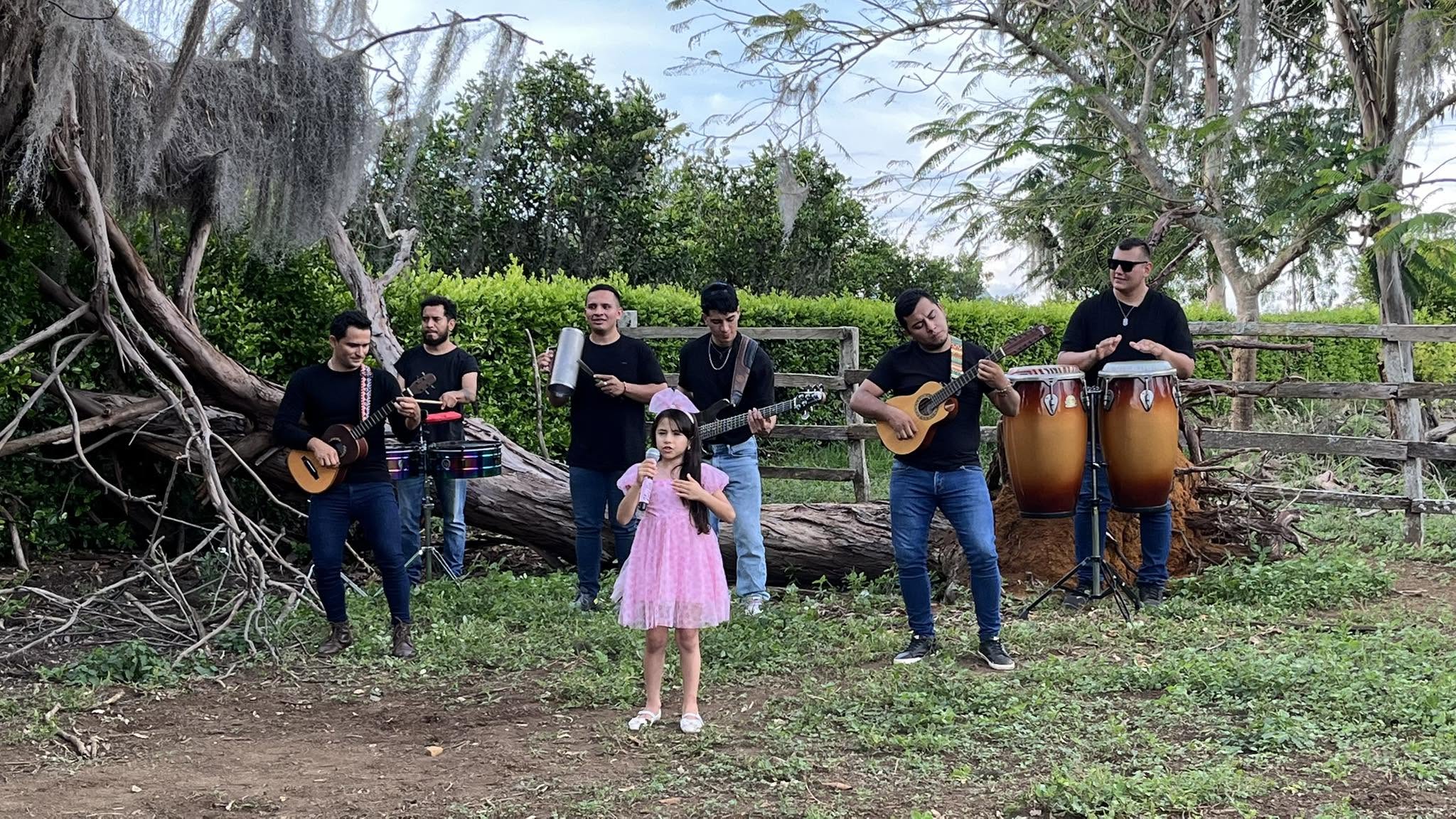 EL CHINO DE LOS MANDADOS - NOELIA GUEVARA
